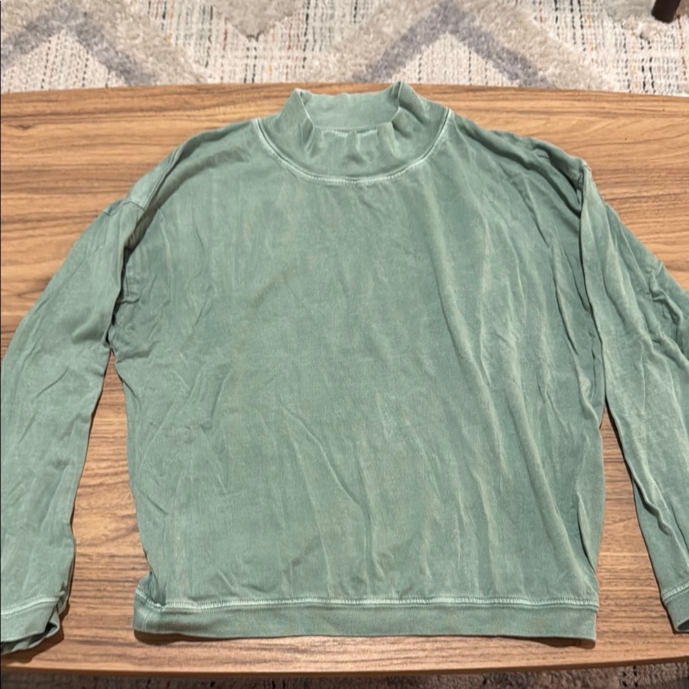 Women's Green Long Sleeve Top